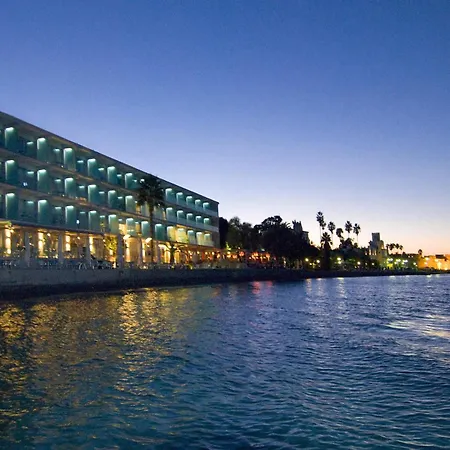 ホテル コス アクティス アート 4*