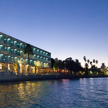 コス アクティス アート コス・タウン