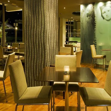 コス アクティス アート コス・タウン