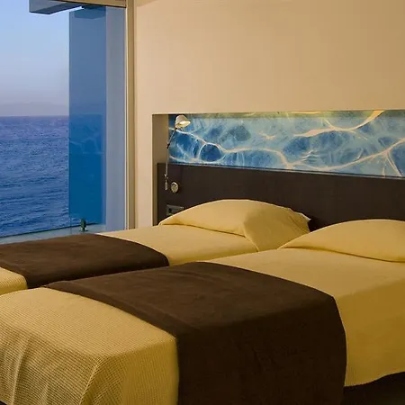 コス アクティス アート ホテル